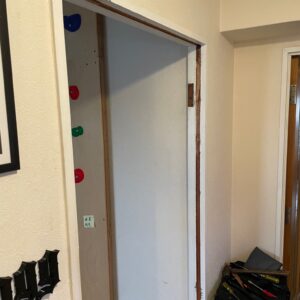 室内ドアの開く方向をDIYで反対に変更してみた！【内開きから外開きへ】