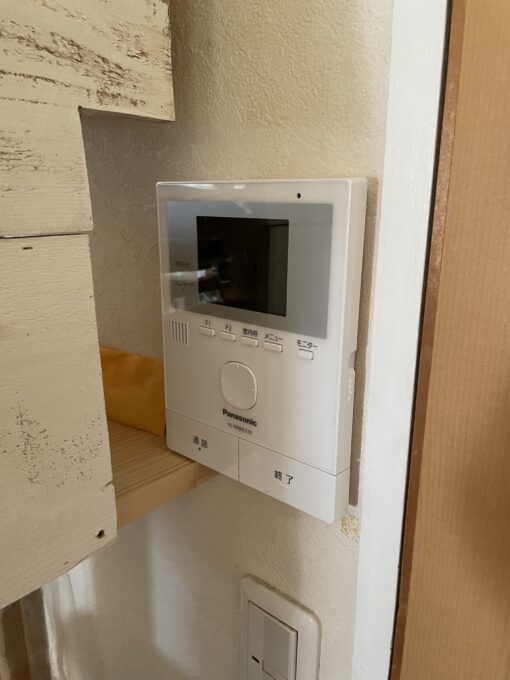 室内モニター親機の取り付け完了